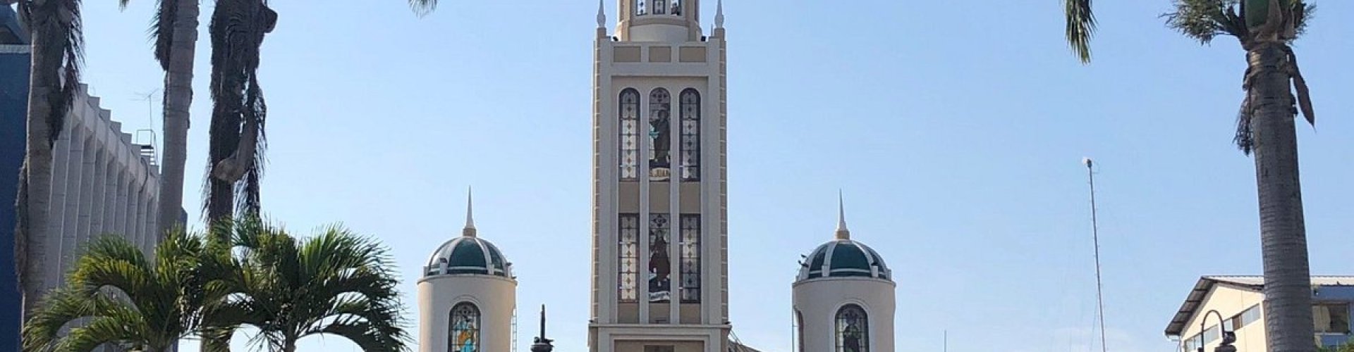 Machala dining scene landscape