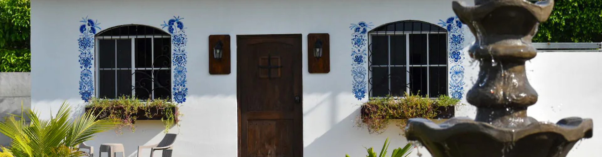 San Luis Talpa restaurant scene