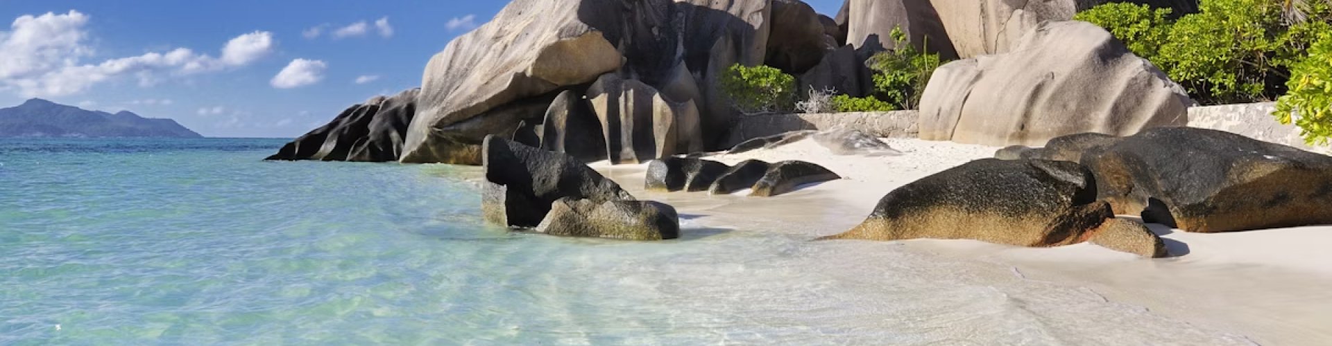 Scenic dining in Praslin, SC